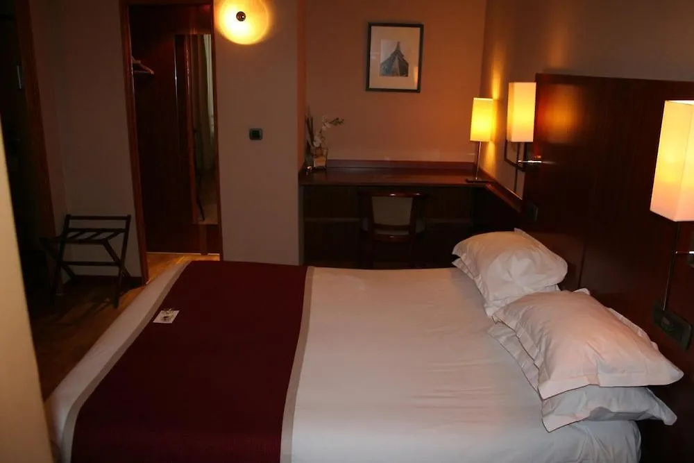 Hotel George Opera 3*